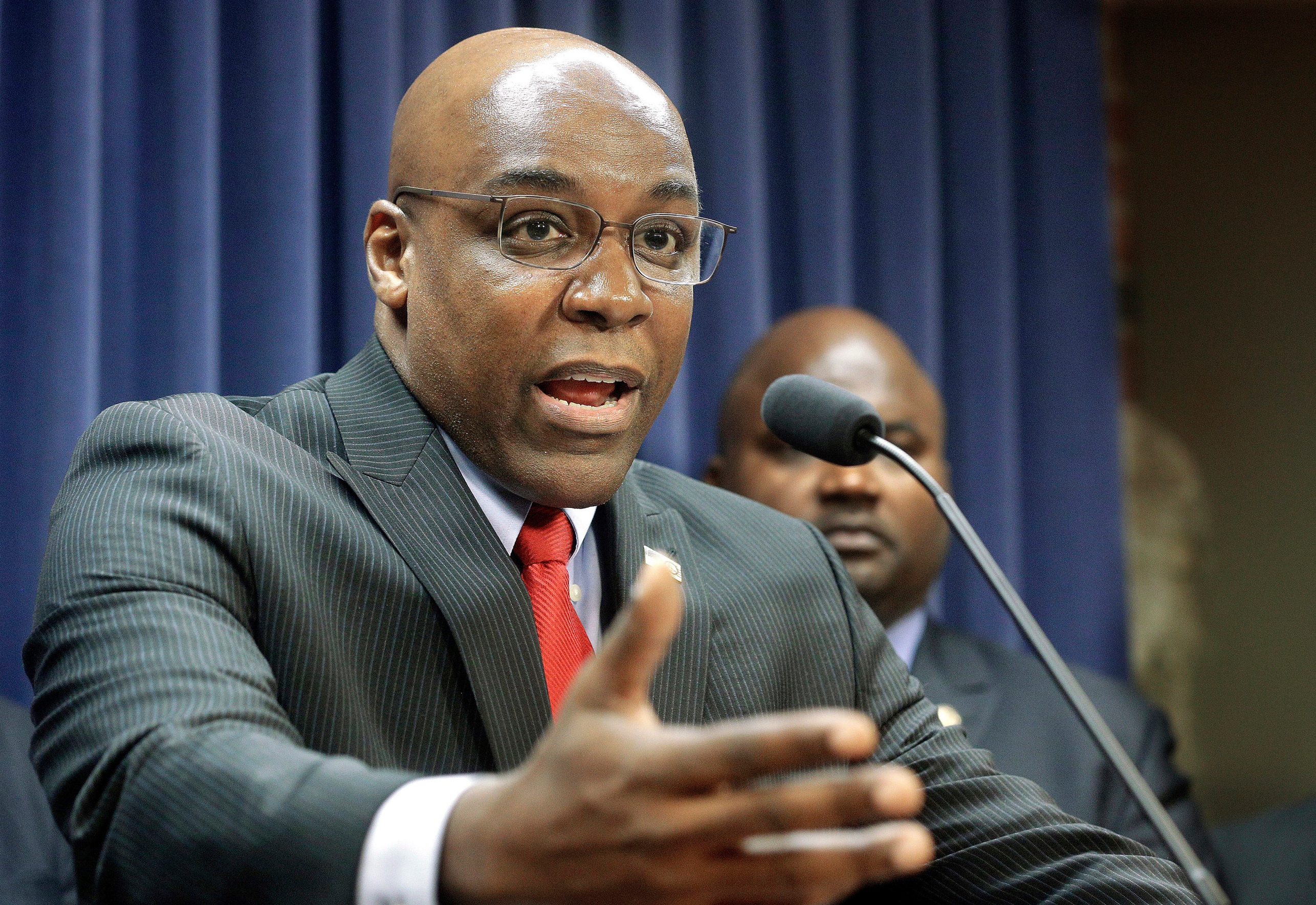 PHOTO: Kwame Raoul speaks during a news conference at the Capitol, in Springfield, Ill., Aug. 12, 2015.