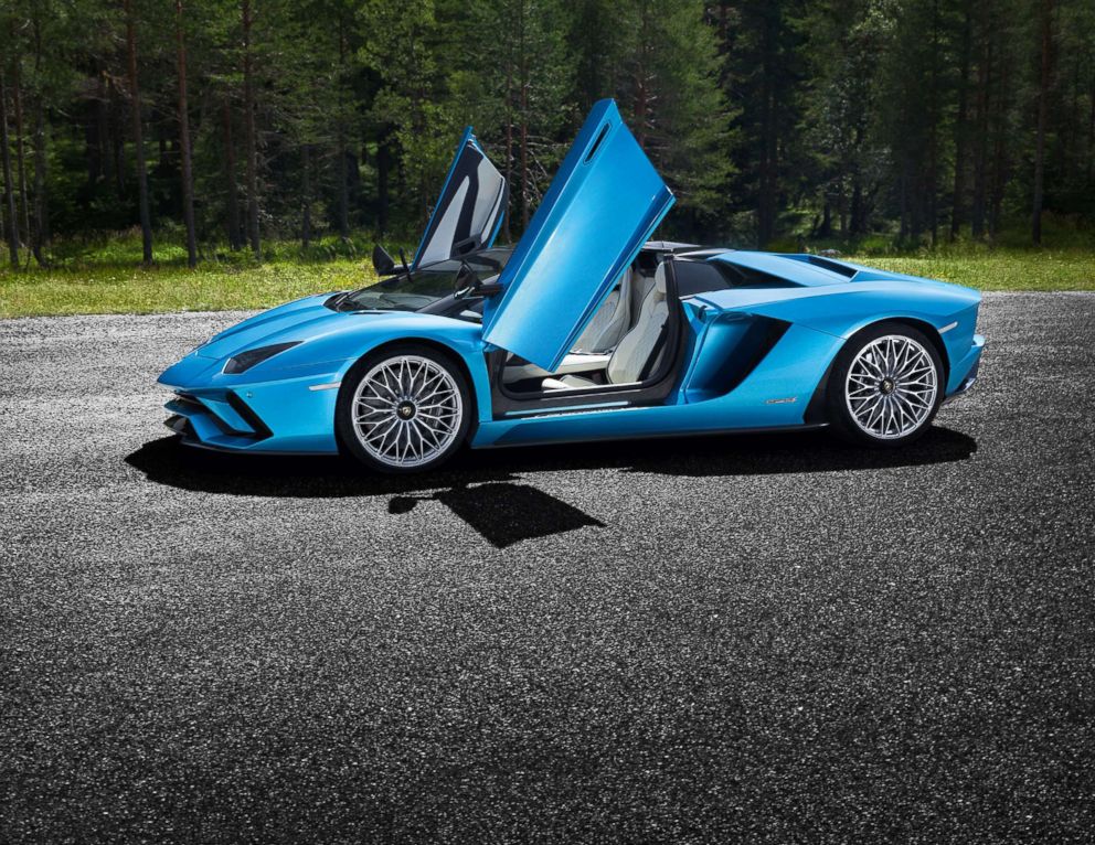 PHOTO: Lamborghini Aventador S Roadster