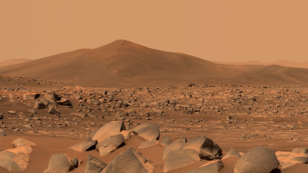 PHOTO: NASA’s Perseverance Mars rover captured this image of “Santa Cruz,” a hill about 1.5 miles away from the rover on April 29, 2021.