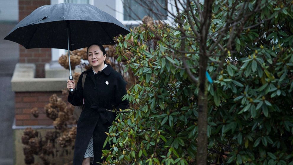 PHOTO: Meng Wanzhou, chief financial officer of Huawei, leaves her home to go to B.C. Supreme Court in Vancouver, Jan. 23, 2020.