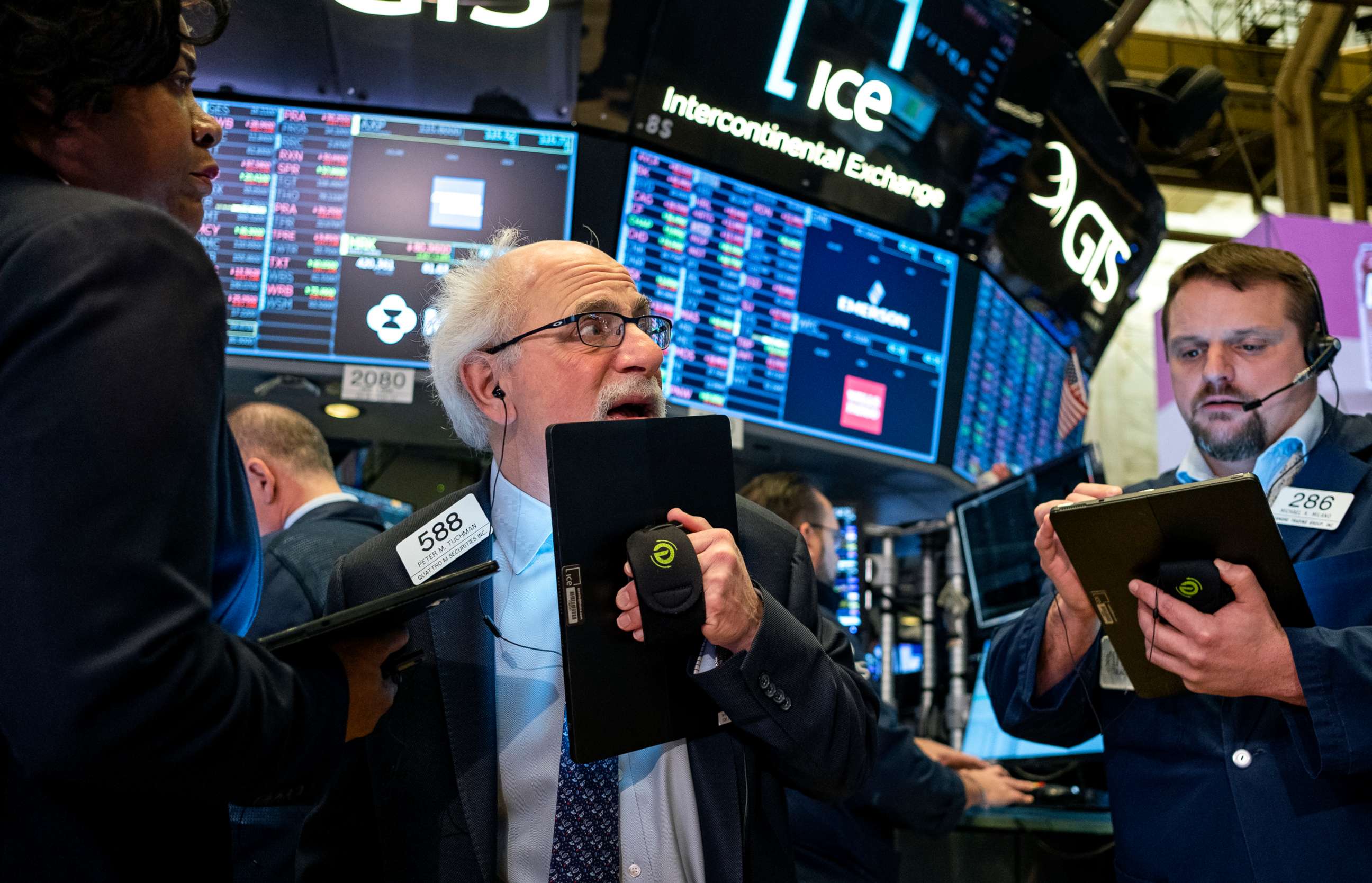 PHOTO: Trader Peter Tuchman works on the floor of the New York Stock Exchange Thursday, Feb. 27, 2020