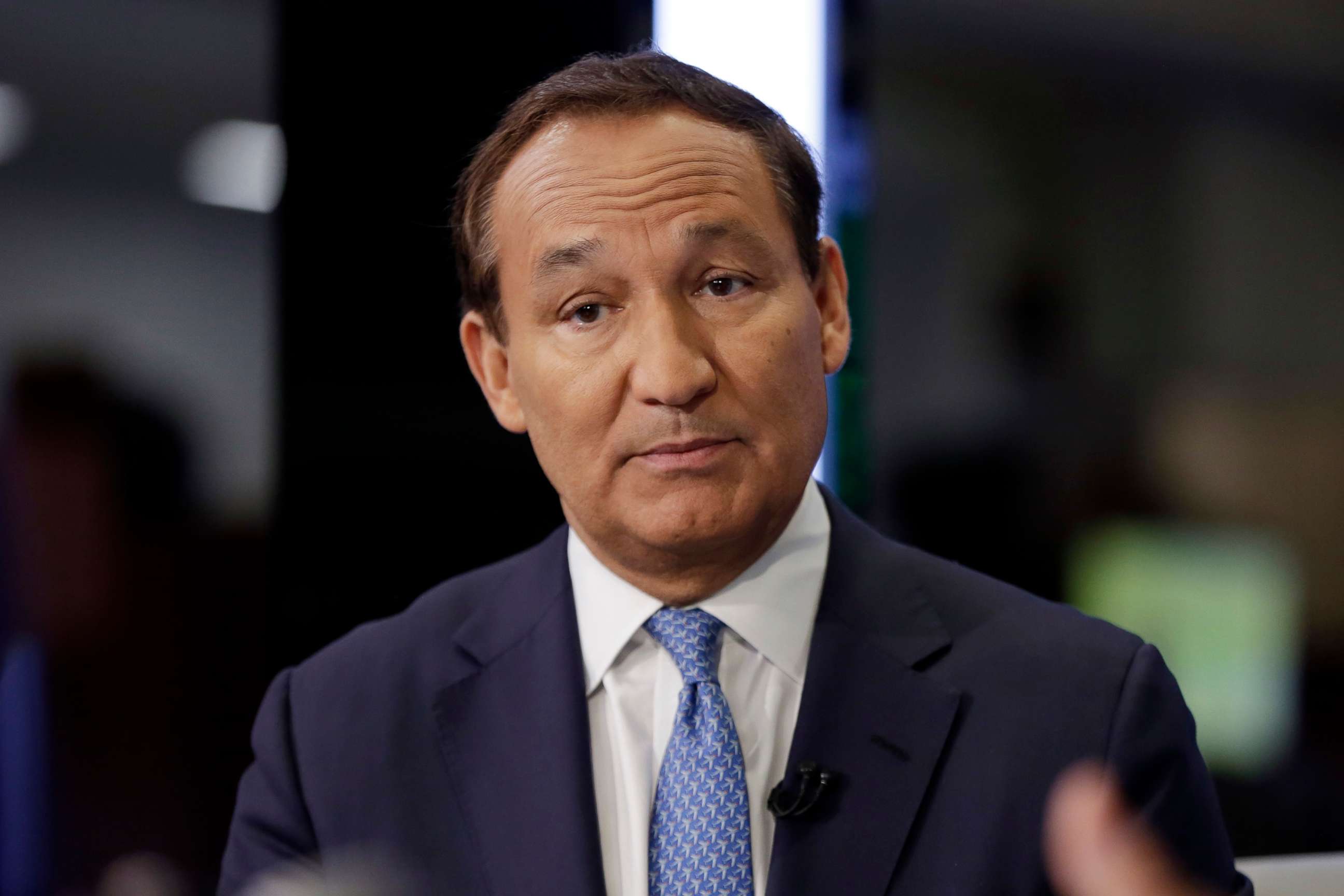 PHOTO: Oscar Munoz is interviewed on the floor of the New York Stock Exchange in this Jan. 24, 2018 file photo.