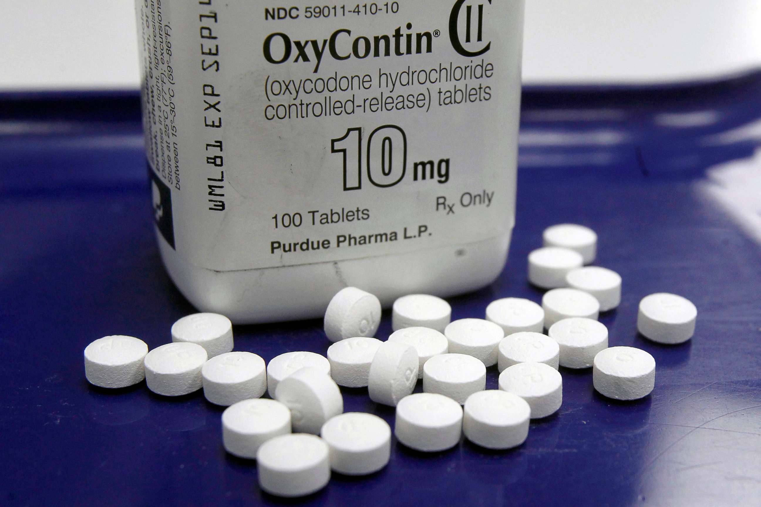 PHOTO: OxyContin pills are arranged for a photo at a pharmacy in Montpelier, Vt., in this Feb. 19, 2013 file photo.