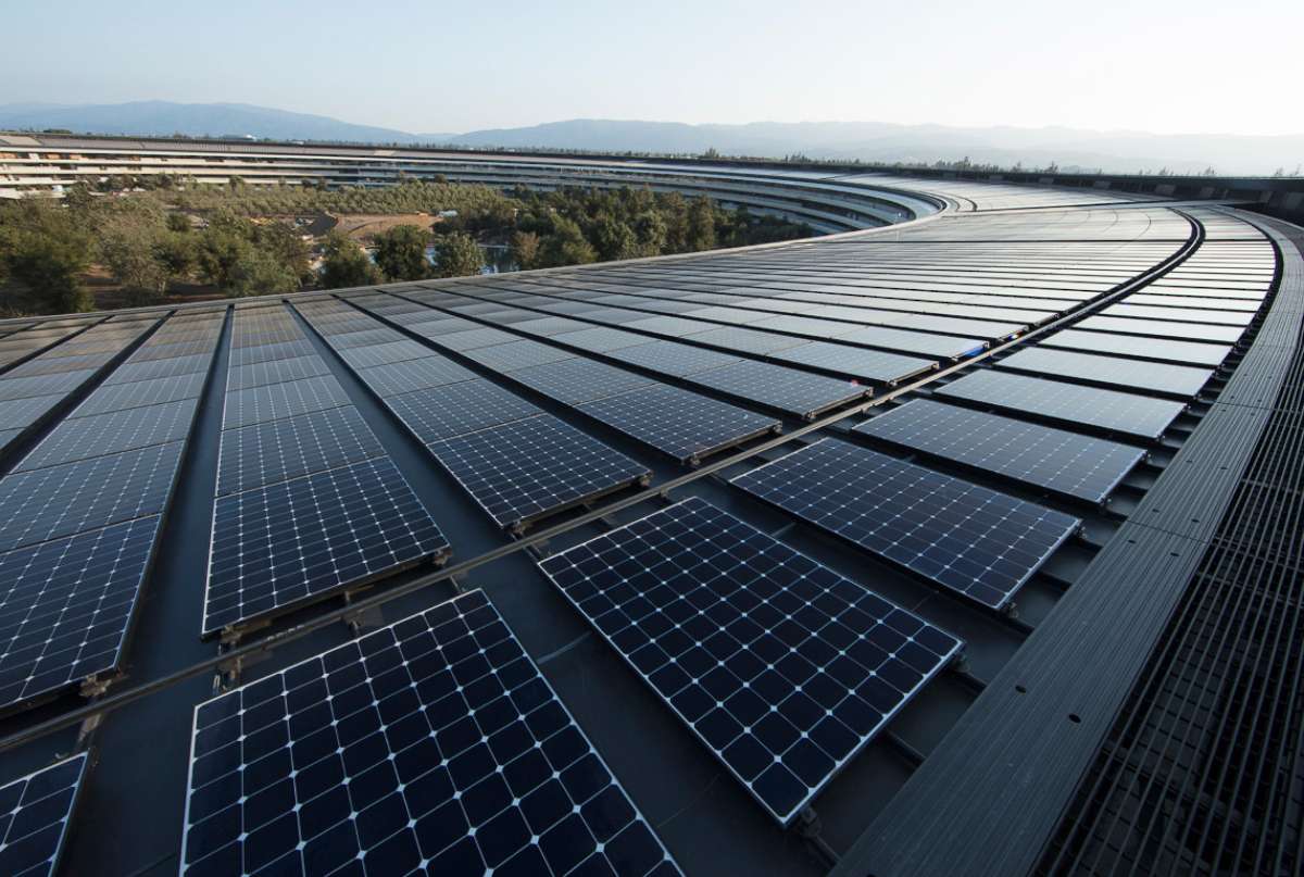 PHOTO: Apple’s new headquarters in Cupertino, Calif. is powered by 100 percent renewable energy, in part from a 17-megawatt onsite rooftop solar installation.