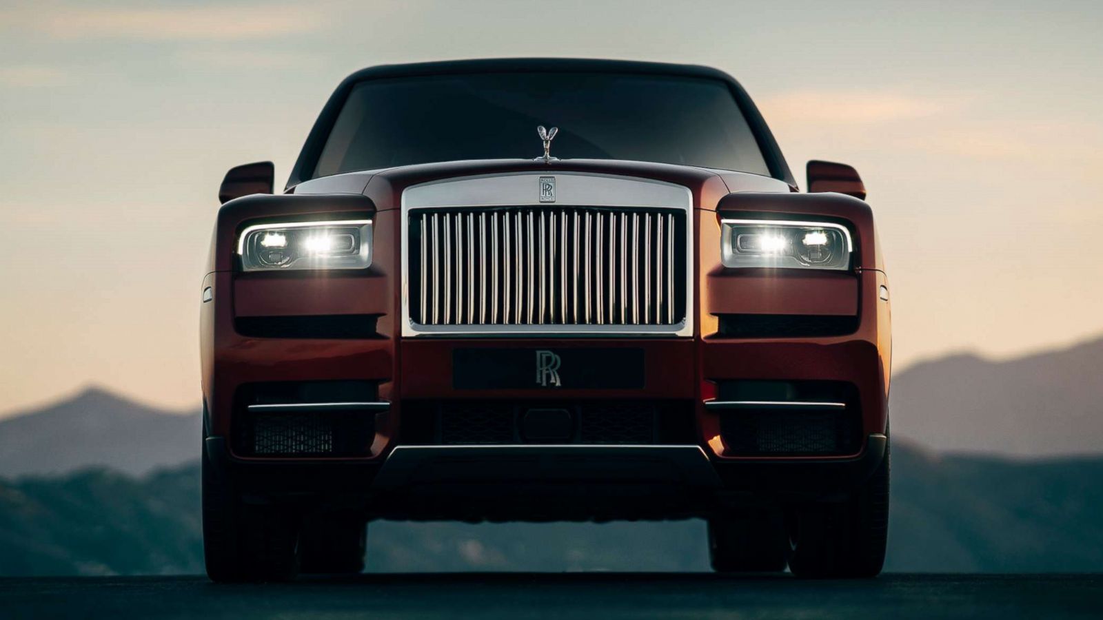 Rolls-Royce reveals Cullinan SUV at a price of $325,000