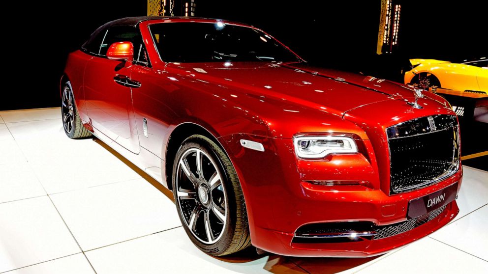 Rolls Royce Introduces Hipper Edgier 382 000 Suv For Uber Rich Young Buyers Abc News