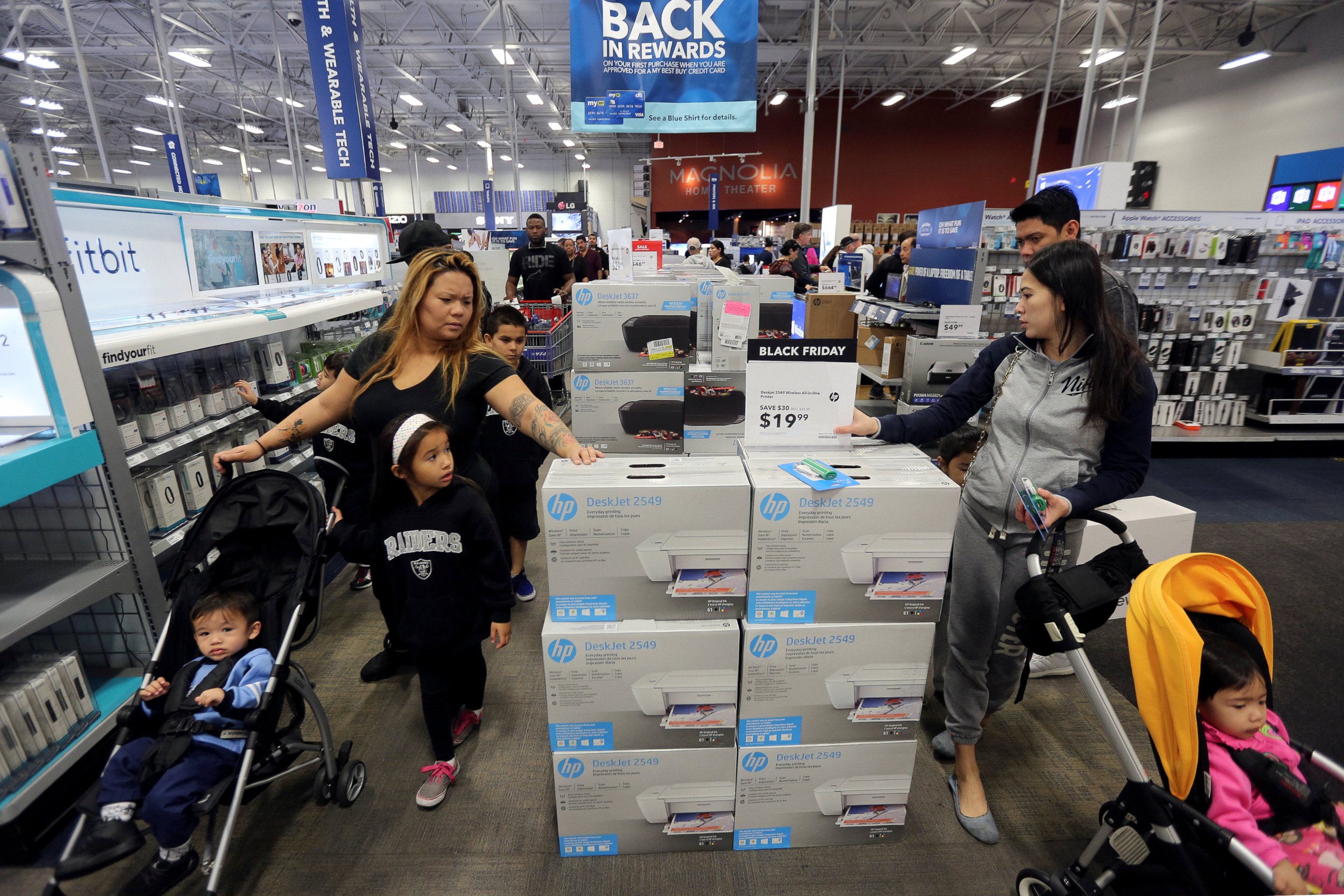 PHOTO: People shop for deals during Black Friday sales at a Best Buy store in Los Angeles, Nov. 25, 2016.