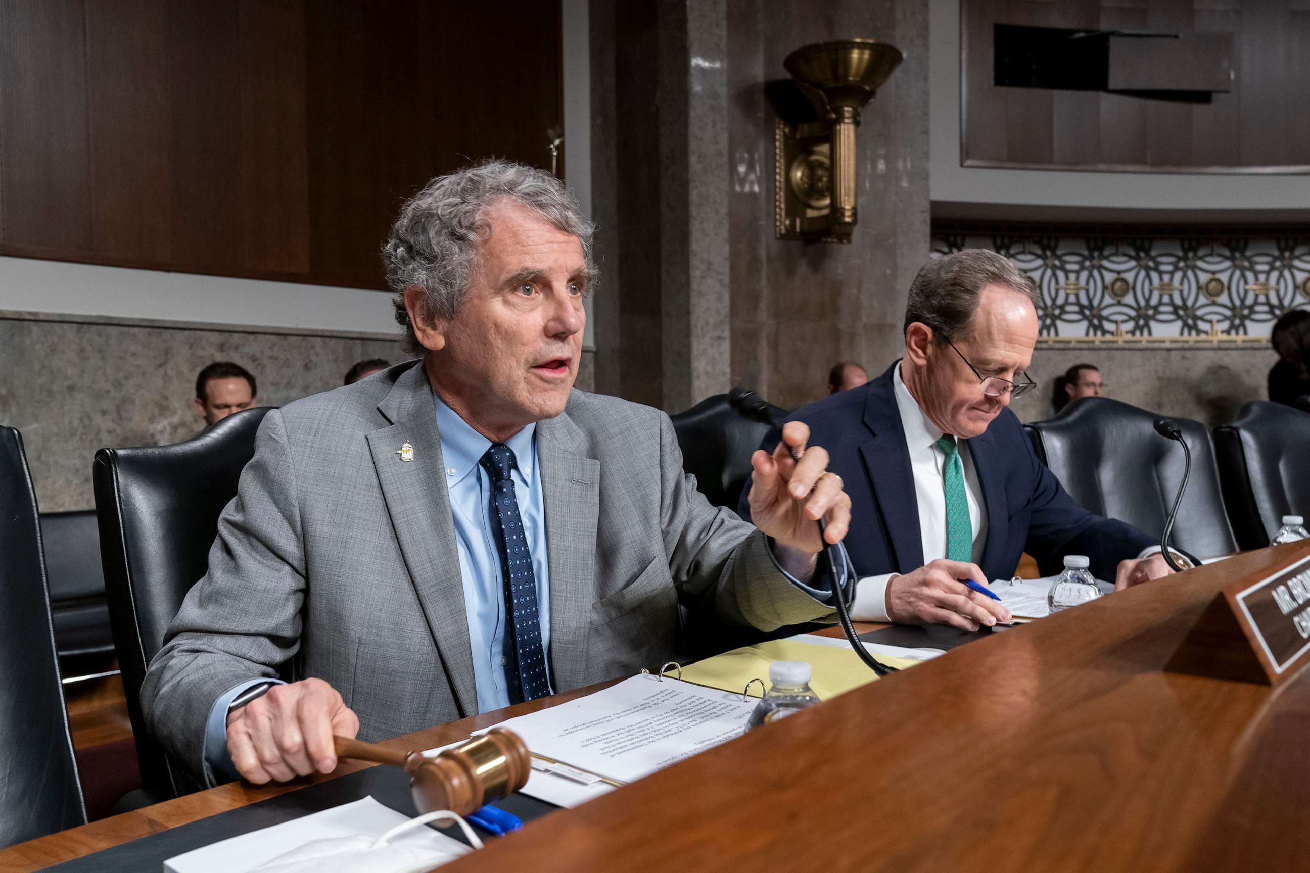 PHOTO: Sen. Sherrod Brown, chairman of the Senate Banking Committee, and Sen. Pat Toomey, lead a hearing on cryptocurrency and the collapse of the FTX crypto exhange and its founder Sam Bankman-Fried, at the Capitol in Washington, D.C., Dec. 14, 2022.