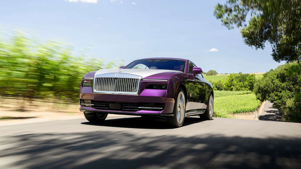 Rolls-Royce Updates the Phantom, Debuts the Phantom Platino