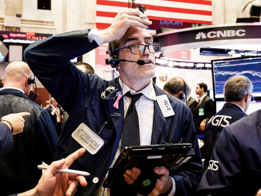 PHOTO: Traders work on the floor of the New York Stock Exchange in New York, Dec. 2018.