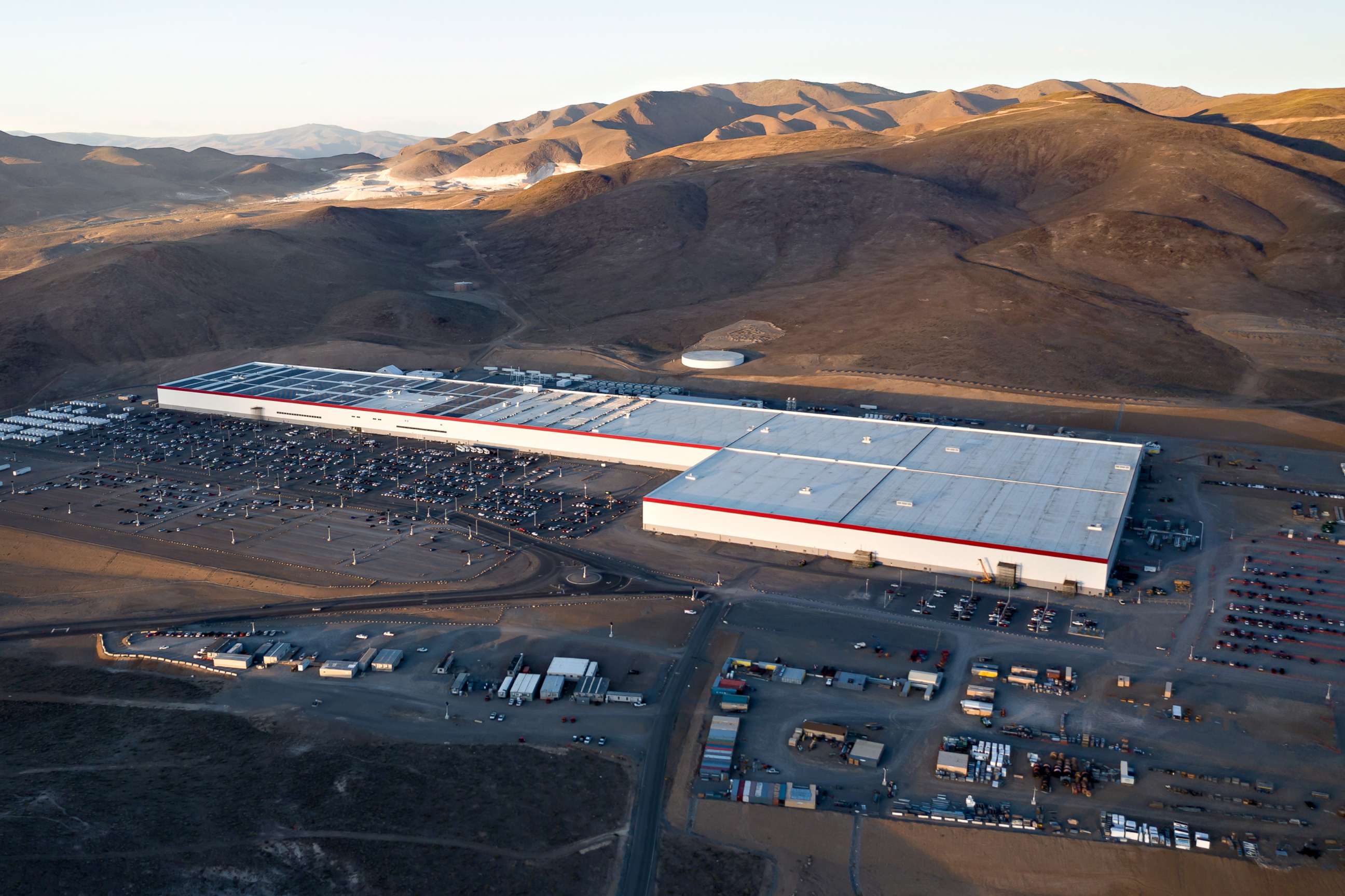 PHOTO: Tesla's Gigafactory in Sparks, Nevada, is the highest-volume battery plant in the world, according to the company.