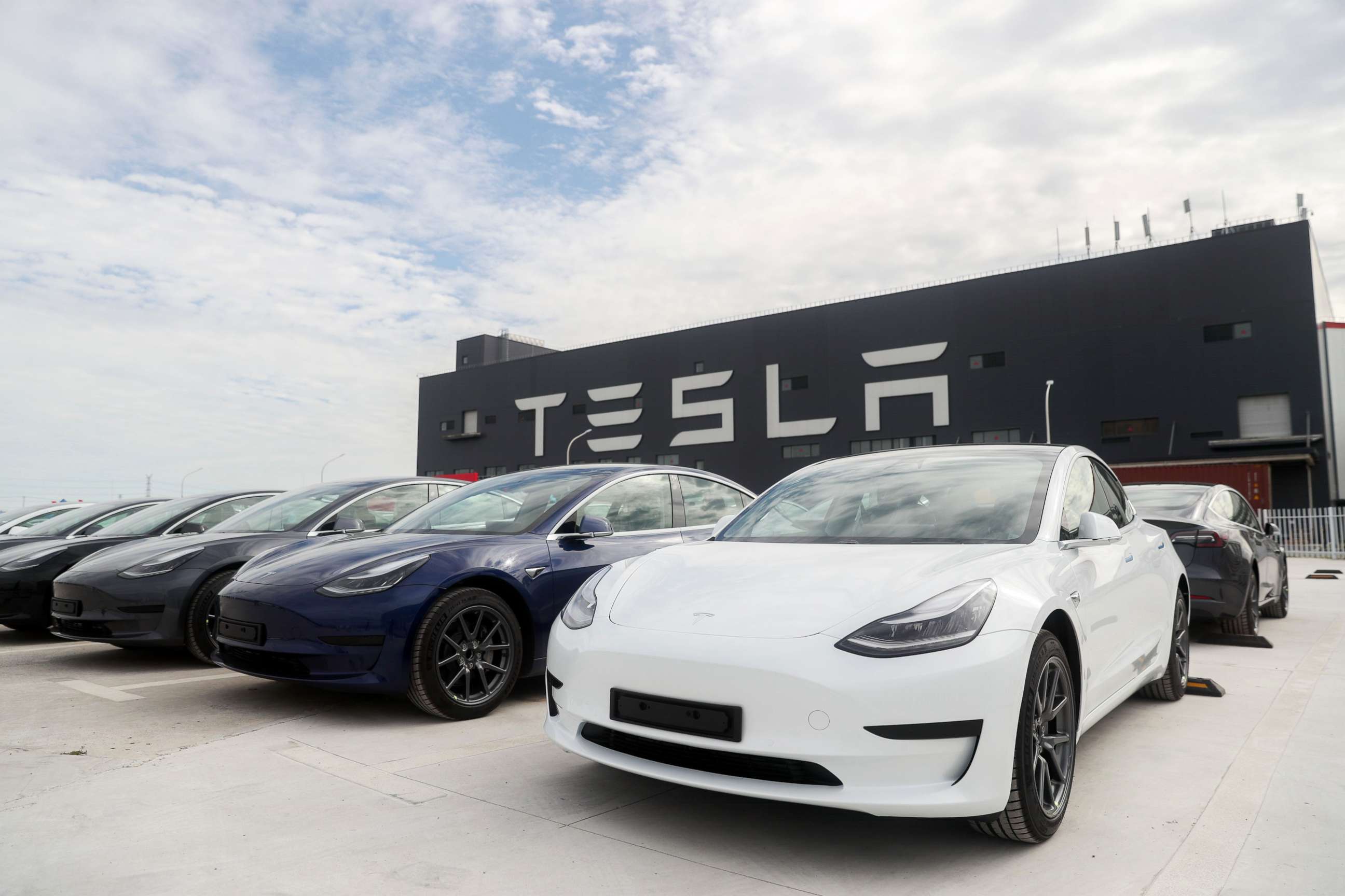 PHOTO: Tesla Model 3 vehicles at the company's gigafactory in Shanghai.