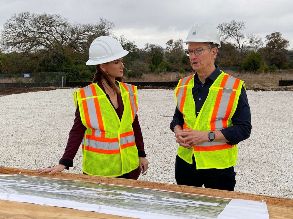 PHOTO: ABC News' Rebecca Jarvis interviews Apple CEO Tim Cook in Austin, Texas.