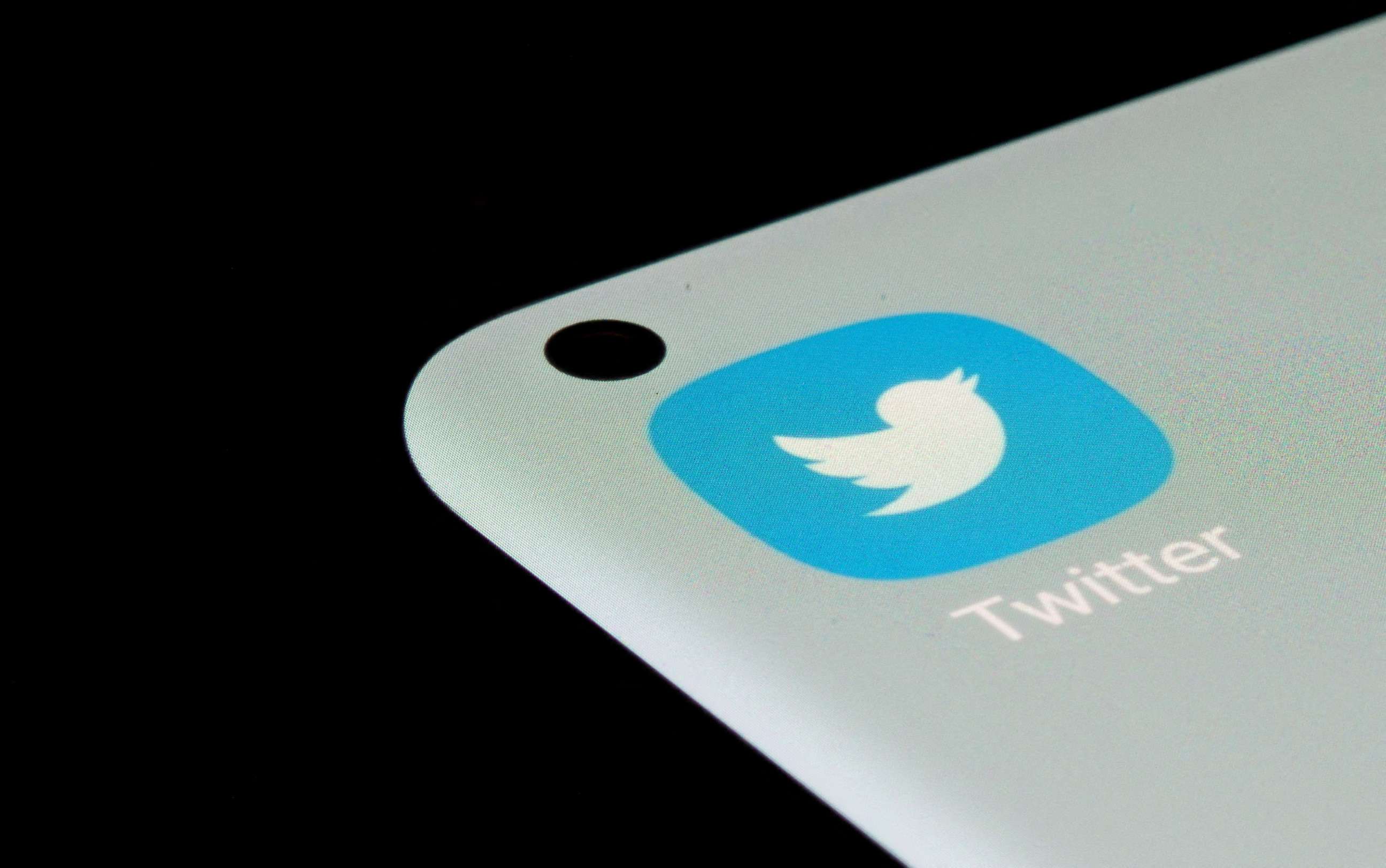 How to tell a verified Twitter account is actually fake