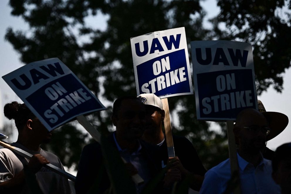 PHOTO: Members of the United Auto Workers (UAW) Local 230 and their supporters walk the picket line in front of the Chrysler Corporate Parts Division in Ontario, Calif., Sept. 26, 2023.
