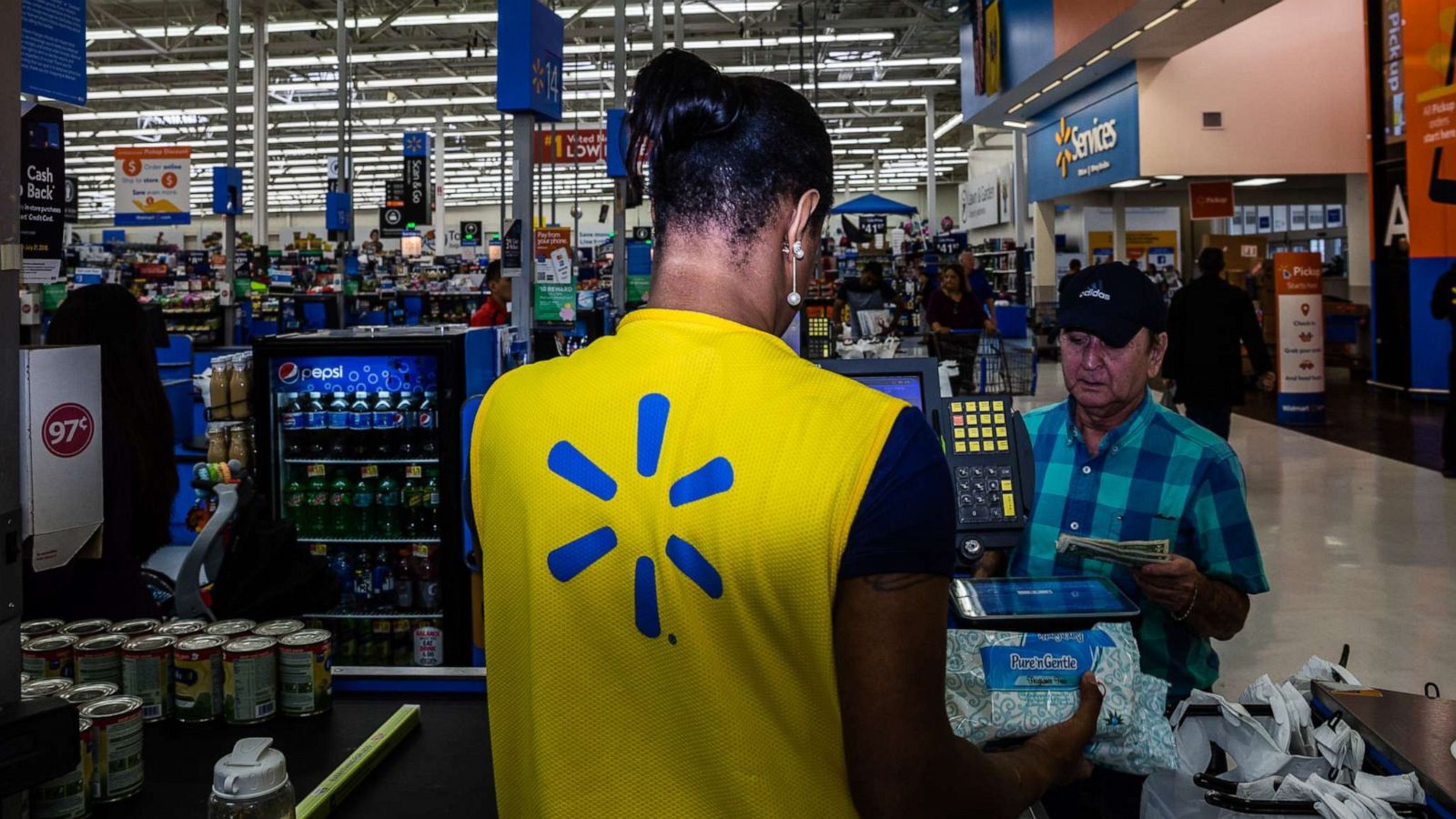 Does Walmart Cash Payroll Checks In 2022? (Full Guide!)