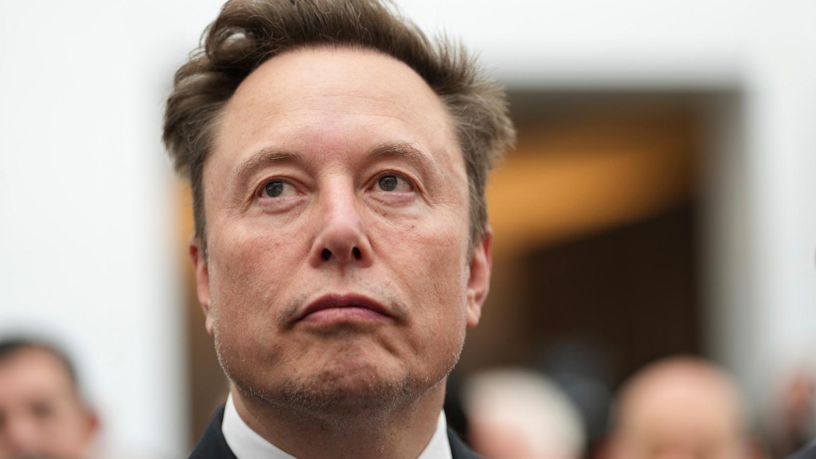 Musk pledges a share of his SpaceX company to 'every kid in America'