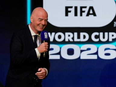 Suudi Arabistan, LIV Golf'tan çekilmesine rağmen Dünya Kupası anlaşmasıyla futbol hamlesine devam ediyor.