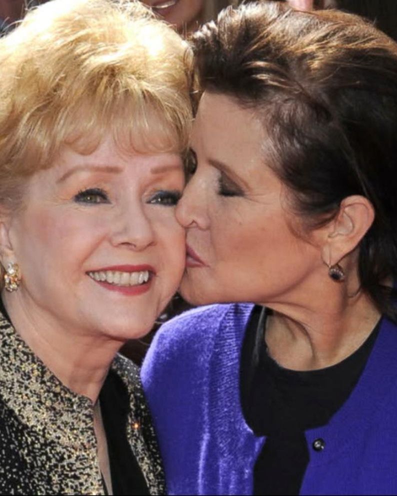 Carrie Fisher and Debbie Reynolds Honored at a Private Memorial - ABC News