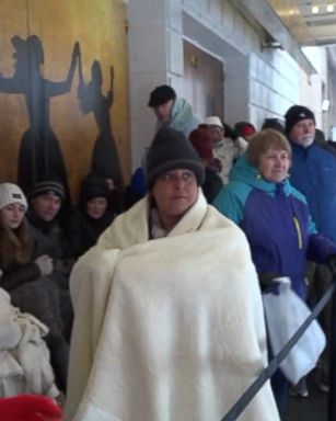 VIDEO: Die-hard fans sit through winter storm for 'Hamilton' tickets.