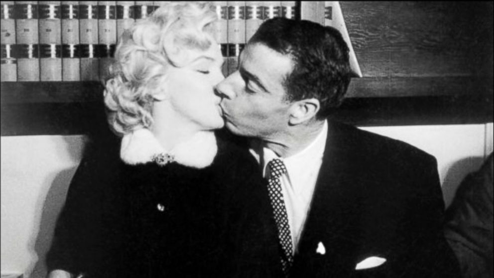 Marilyn Monroe, Joe DiMaggio's 1954 marriage certificate sells for