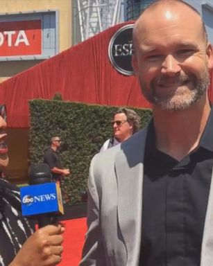 VIDEO: David Ross hits the ESPYS red carpet