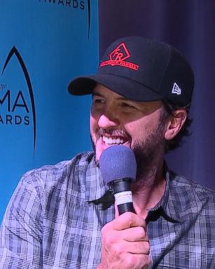 VIDEO: CMA Awards: Luke Bryan