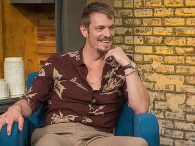 WATCH: 'Altered Carbon' star Joel Kinnaman sings a Swedish tune by Cornelis Vreeswijk