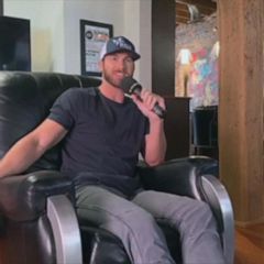 Riley Green on Brad Paisley tour