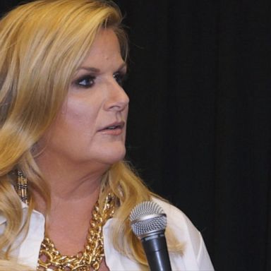 VIDEO: Advice Garth Brooks gave Trisha Yearwood about CMA Country Christmas