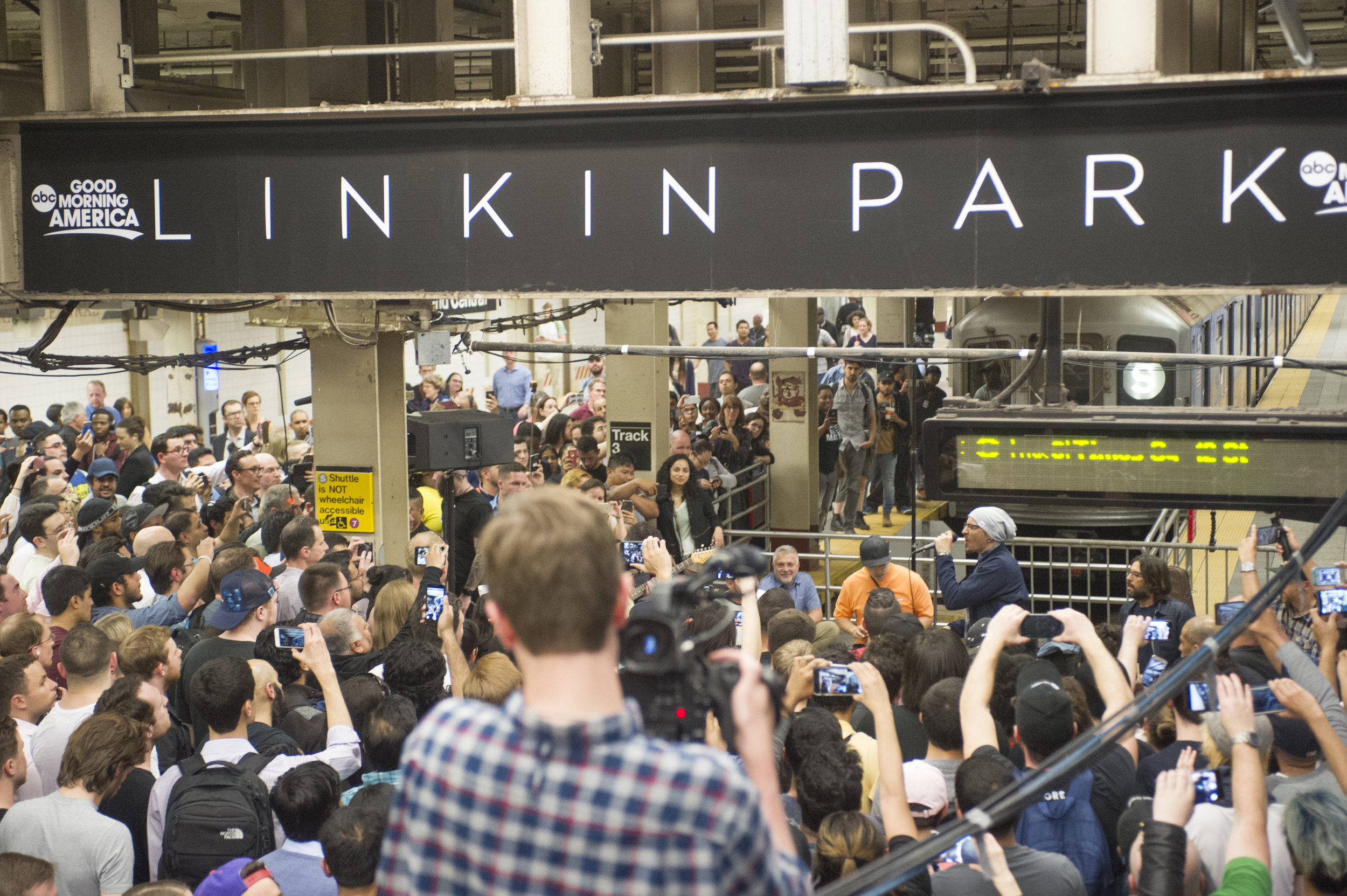 PHOTO:  Linkin Park gave a surprise performance at New York City's Grand Central Terminal as part of Pop-Up Week on "GMA." 