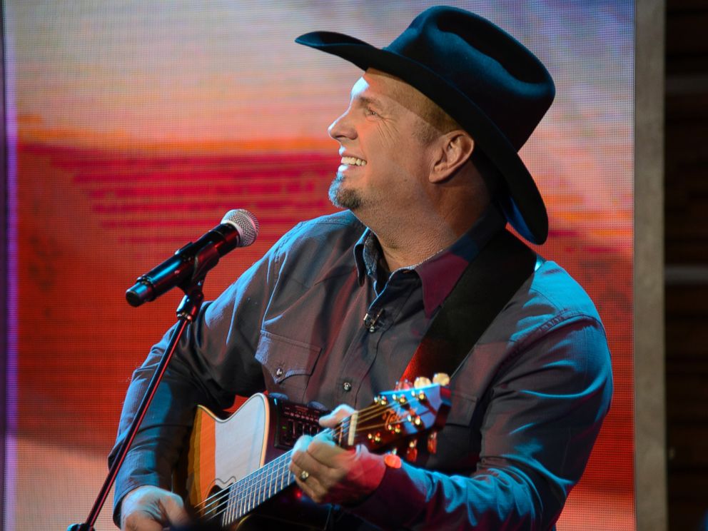 Garth Brooks on new album, Thanksgiving plans with wife Trisha Yearwood and  more - ABC News