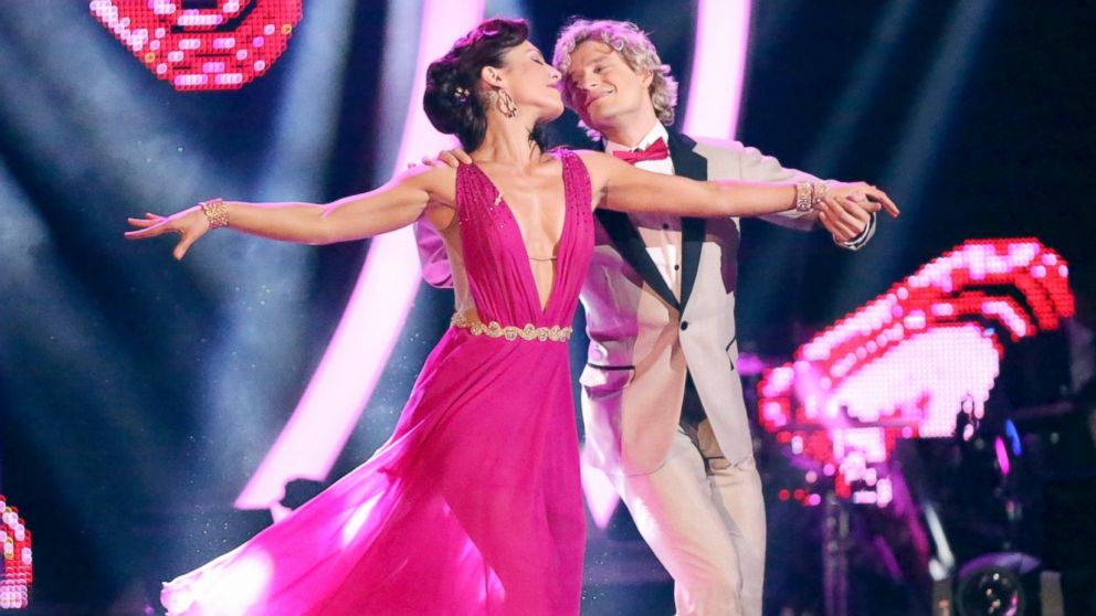 Dancing With the Stars': Charlie White Voted Off in Semifinal Shocker - ABC  News