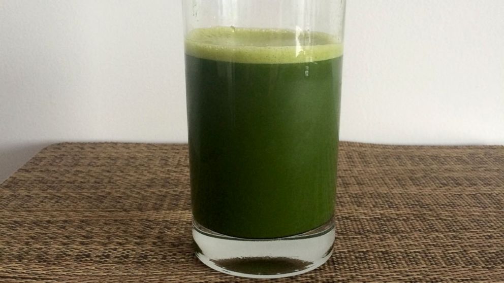 PHOTO: Juice with kale, spinach, apple and pineapple.