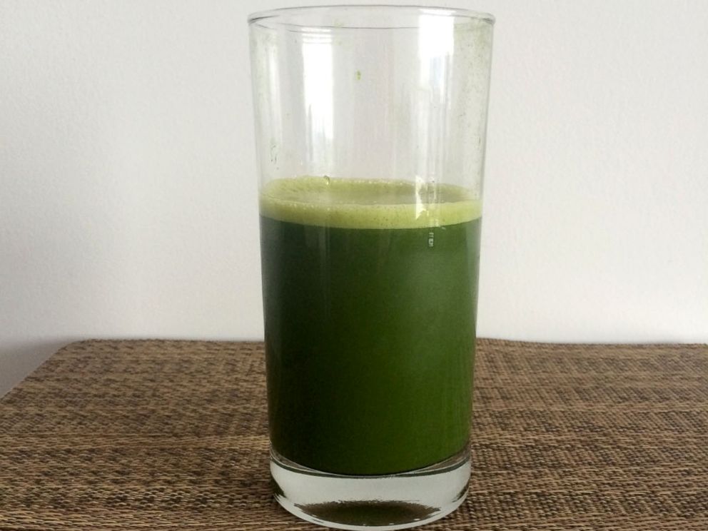 PHOTO: Juice with kale, spinach, apple and pineapple.