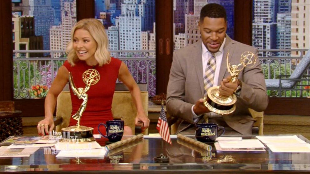 Kelly Ripa And Michael Strahan Win Daytime Emmy Abc News 