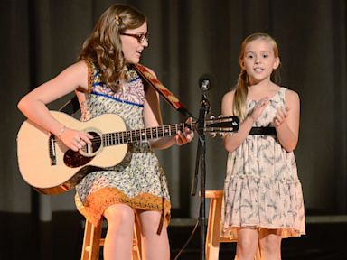 PHOTO: Lennon and Maisy Stella star in Nashville
