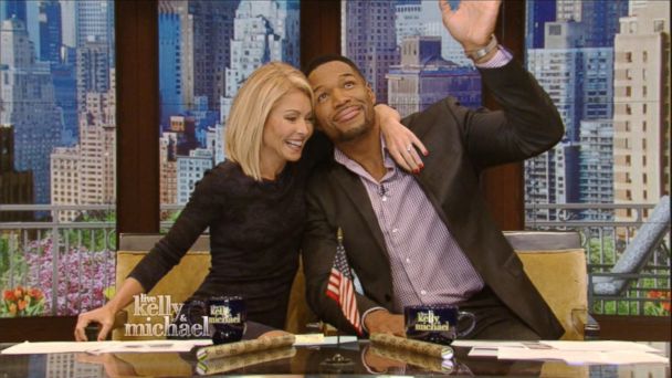 Michael Strahan Bids Farewell to 'Live' Fans - ABC News