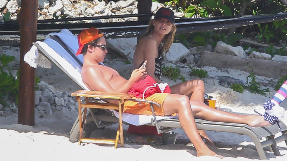 Heidi Klum enjoys a Mexican getaway with her new boyfriend Vito Schnabel and enjoys the sunny weather at the beach on April 15, 2014. 