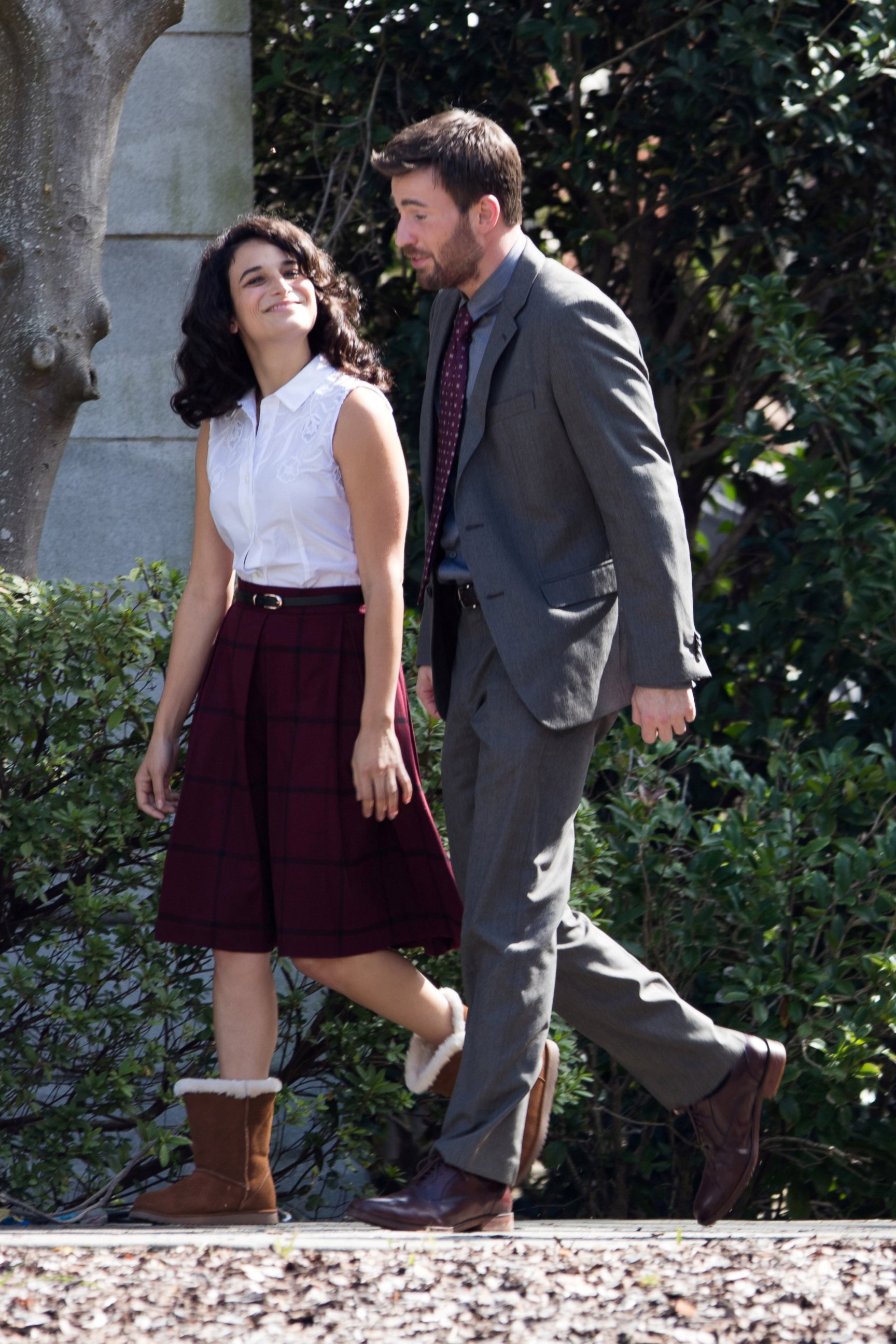 PHOTO: Jenny Slate and co-star Chris Evans take a break on set in Savannah, GA on Oct. 28, 2015. 
