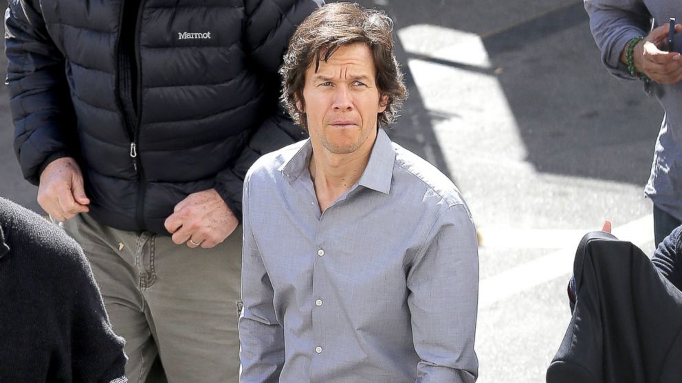 PHOTO: Mark Wahlberg films scenes for his upcoming movie, "The Gambler" in Los Angeles, Feb. 3, 2014.