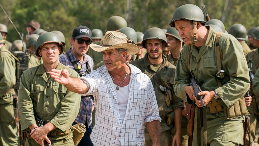 PHOTO: Mel Gibson, center, and actor Vince Vaughn on the set of the film, "Hacksaw Ridge."