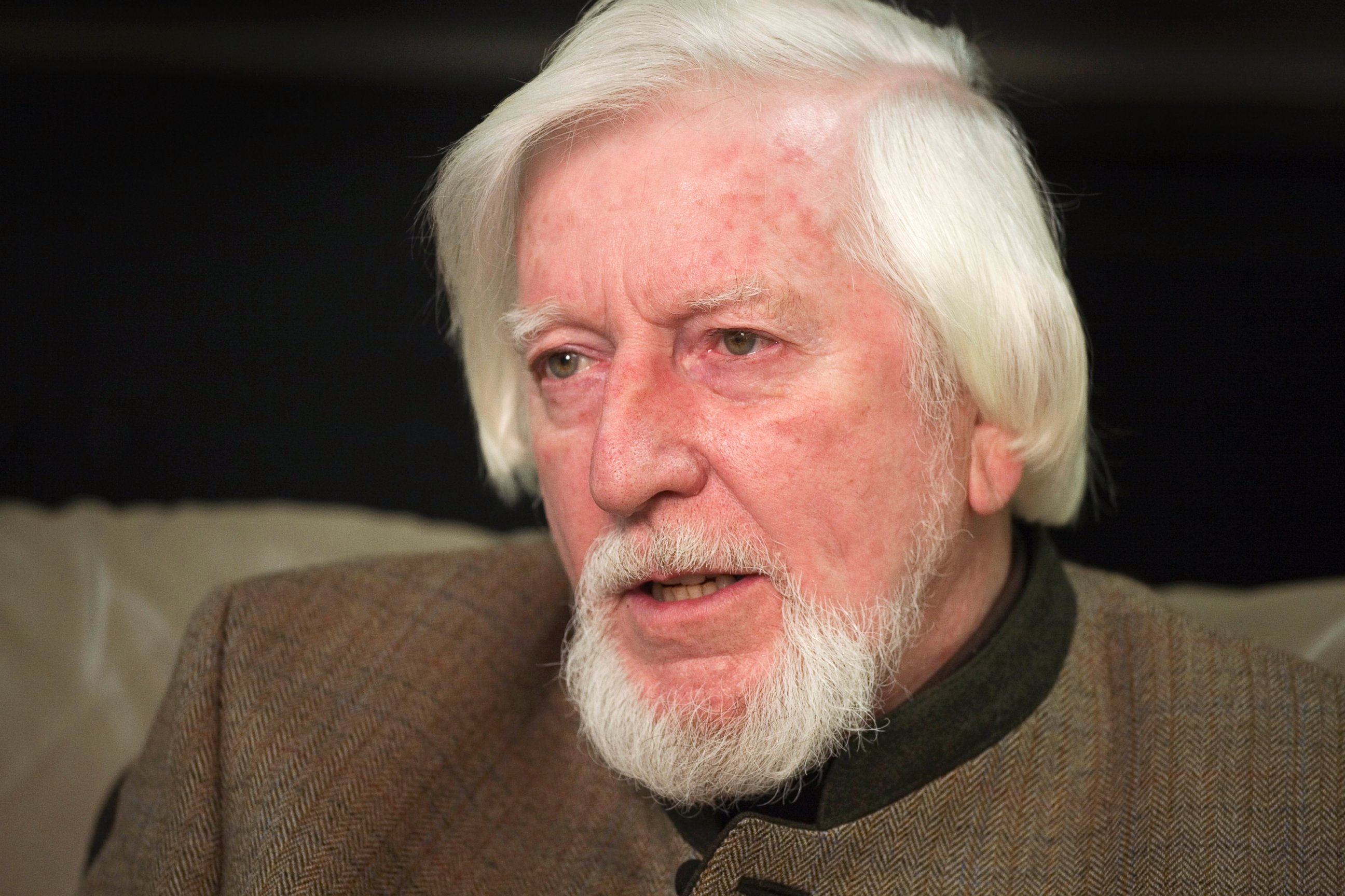 PHOTO: Caroll Spinney, who voices Big Bird and Oscar the Grouch, is interviewed during a break from taping an episode of Sesame Street in New York, April 10, 2008.