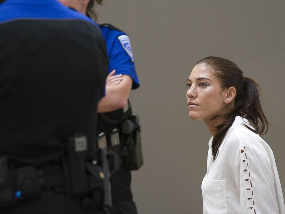 PHOTO: U.S. womens soccer team goalkeeper Hope Solo appears in Kirkland Municipal Court, June 23, 2014, in connection with her domestic violence arrest at her sisters home in Kirkland, Wash.