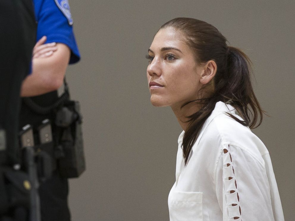PHOTO: U.S. women's soccer team goalkeeper Hope Solo appears in Kirkland Municipal Court, June 23, 2014, in connection with her domestic violence arrest at her sister's home in Kirkland, Wash.