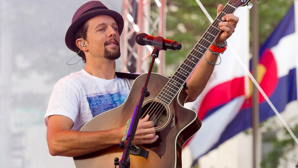 Jason Mraz performs on NBC's "Today" show, July 18, 2014 in New York. 