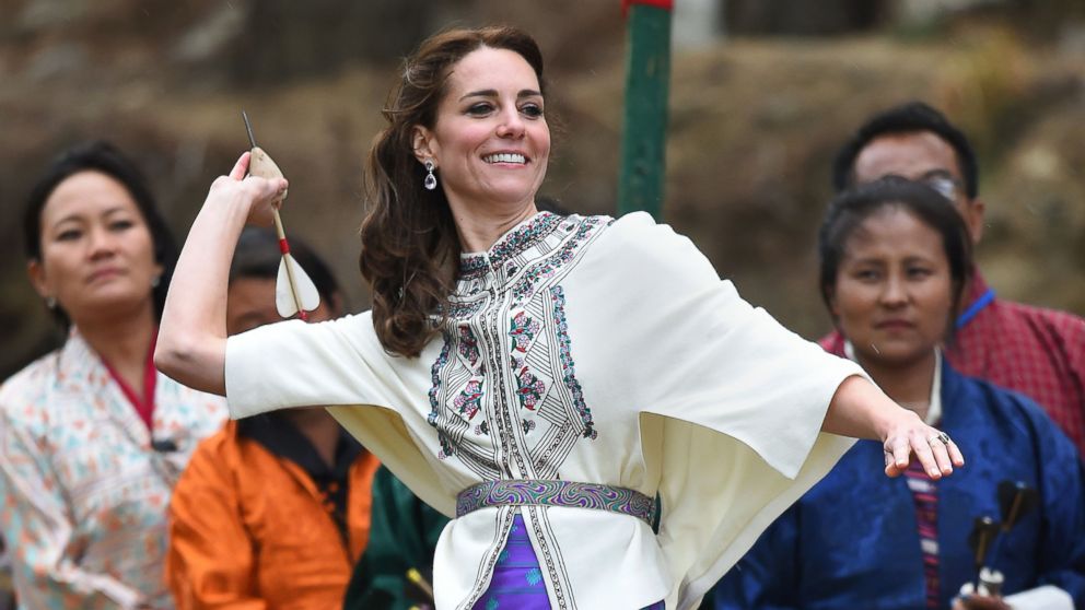 PHOTO: The Duchess of Cambridge throws a dart at an archery event in Thimphu, Bhutan, April 14, 2016. 