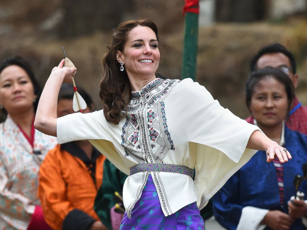 PHOTO: The Duchess of Cambridge throws a dart at an archery event in Thimphu, Bhutan, April 14, 2016.