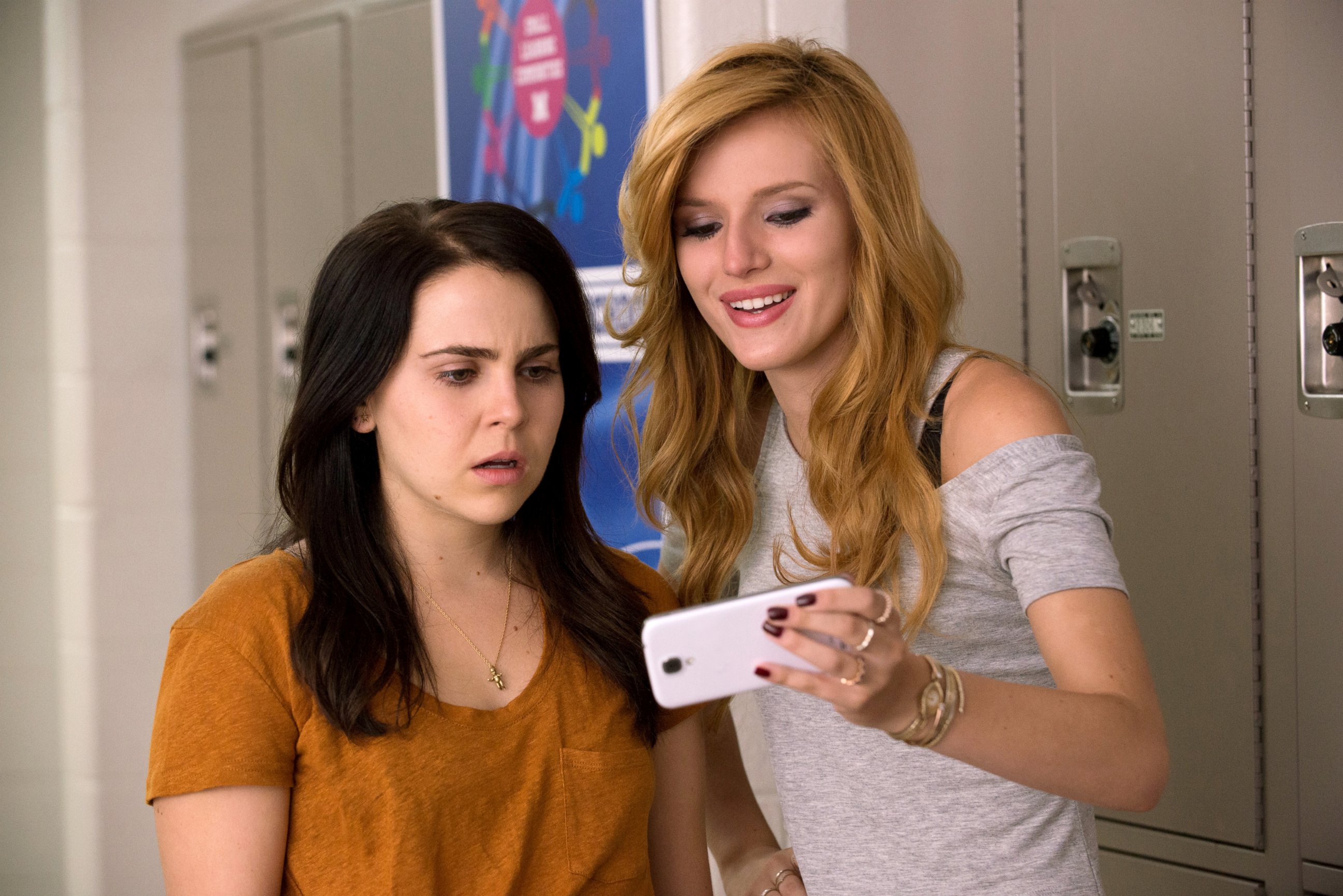 PHOTO: Mae Whitman, left, and Bella Thorne appear in a scene from "The DUFF."
