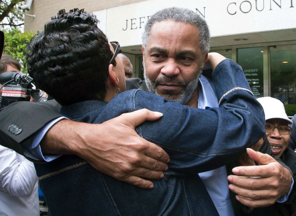 PHOTO: Anthony Ray Hinton leaves the Jefferson County jail in Birmingham, Ala. on April 3, 2015 after nearly 30 years on death row.